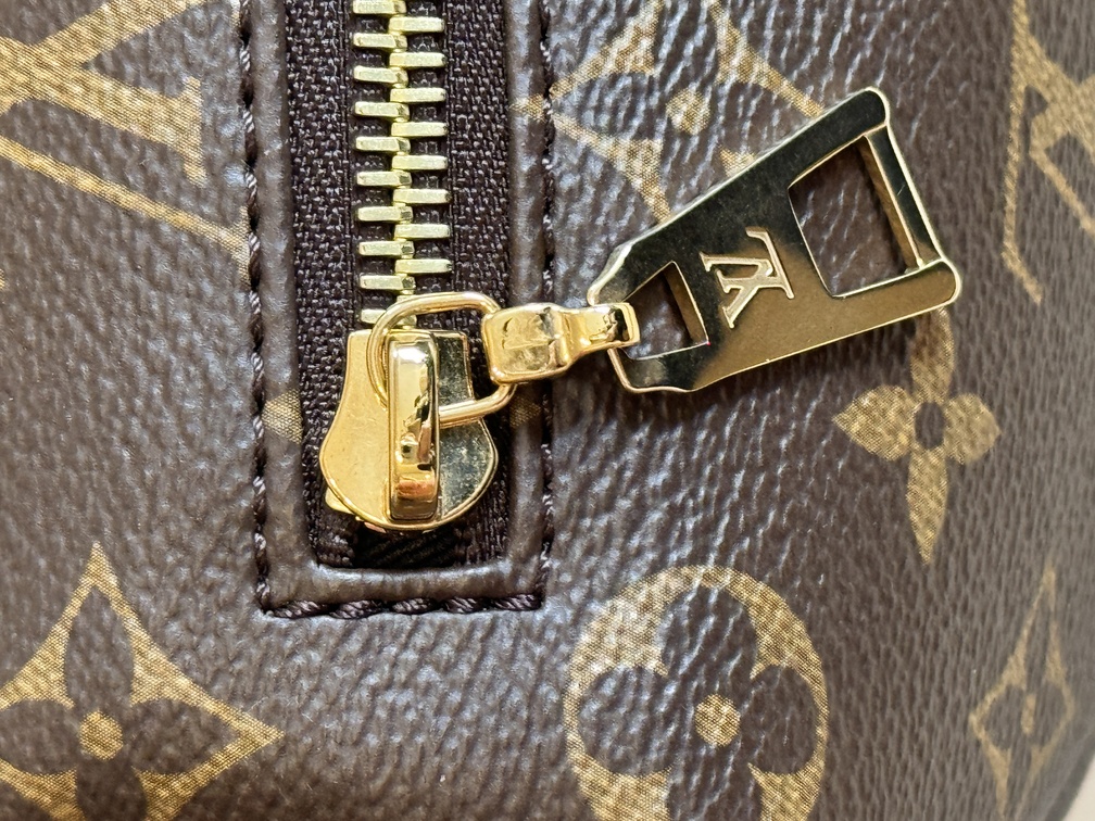 100% Original Louis Vuitton Bumbag Monogram M43644 Preloved 100% Original Louis Vuitton Bumbag Monogram M43644 Preloved